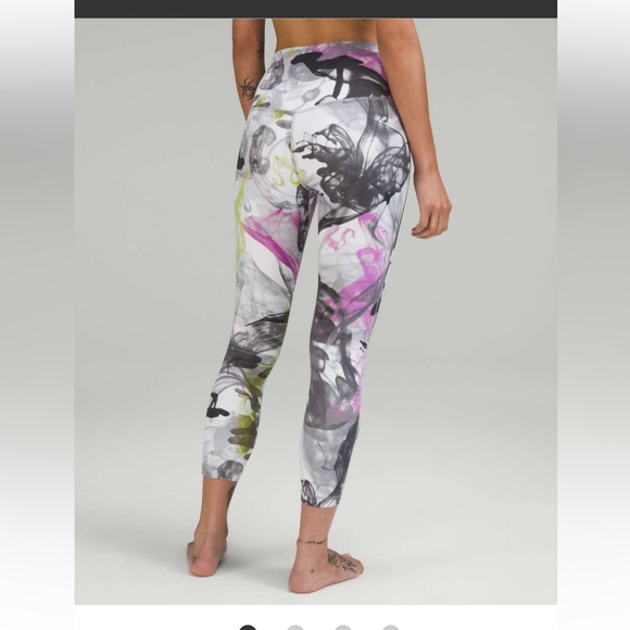 Lululemon Throwback Print Align High-Rise Pant 25"
Unicorn Throwback White Multi - Picture 3 of 8